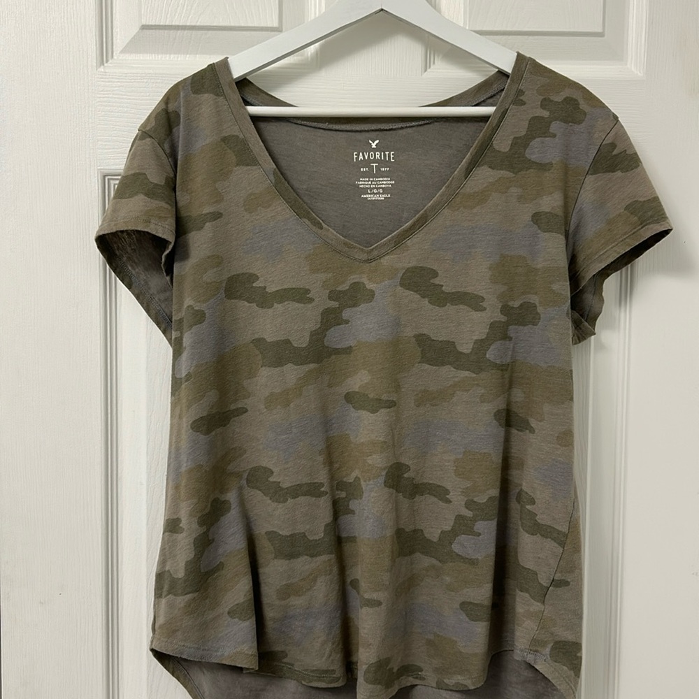 Camo American Eagle Favorite T (V-Neck) Large